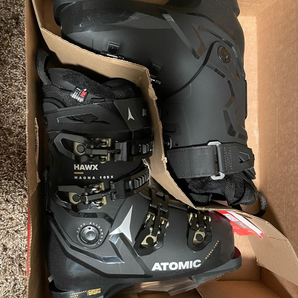 BRAND NEW ATOMIC HAWX MAGNA 105 S W GW BLACK SKI BOOTS, 102 MM WIDE FIT - Picture 2 of 6